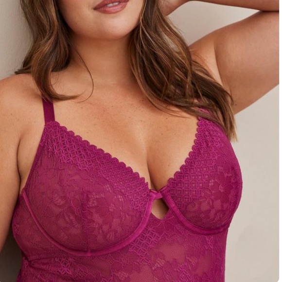 NWT!! TORRID lace bodysuit in pink raspberry fuchsia, 2X. - Picture 3 of 10